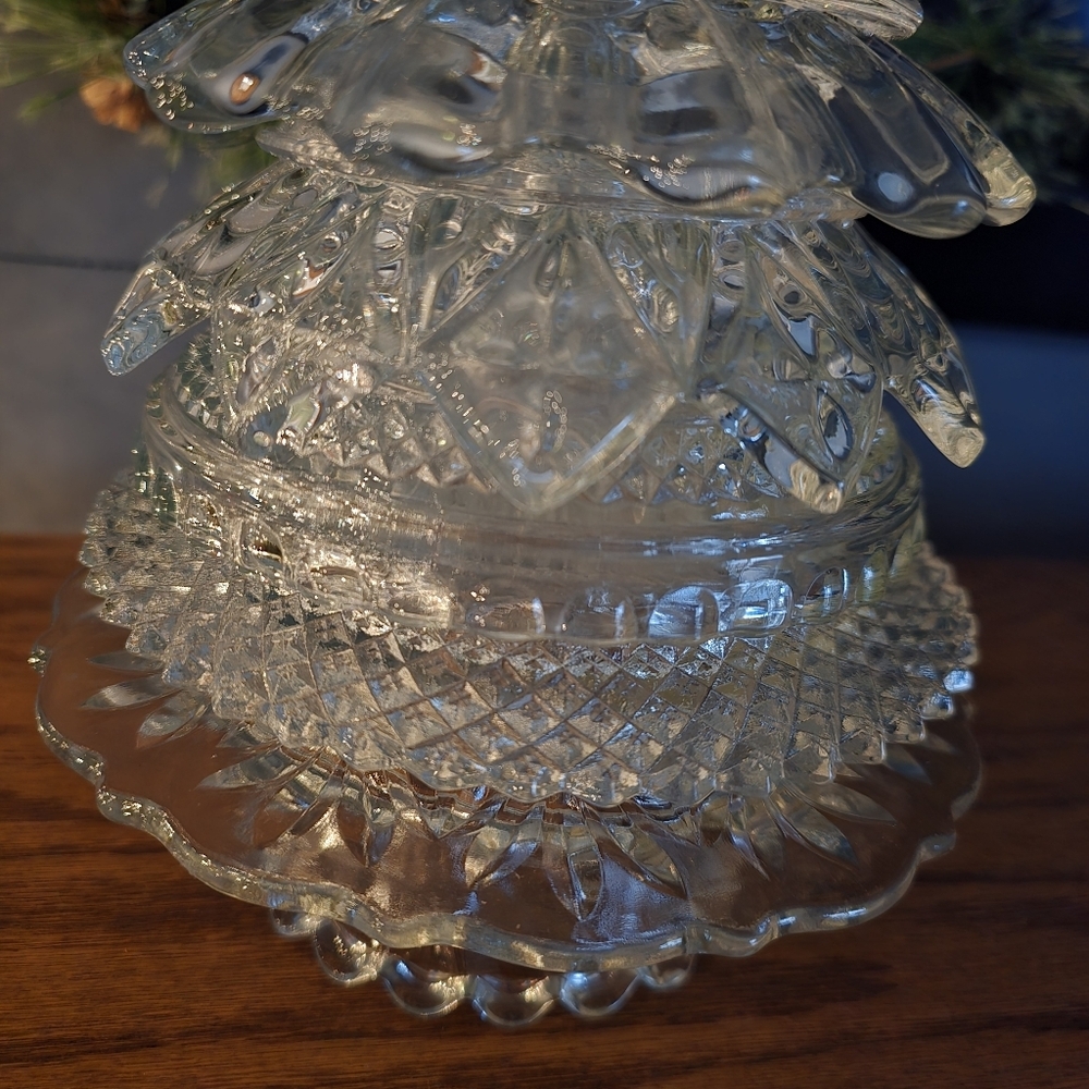 Elegant Glass Christmas Tree Decor - Picture 6 of 7